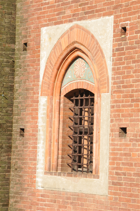 Finestra castello nuovo 2