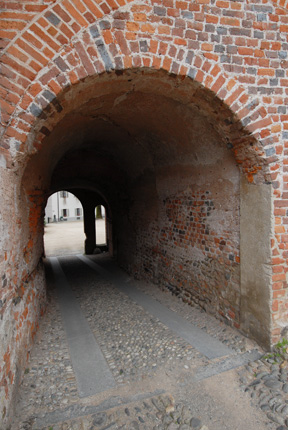 Vista dal recetto verso il cortile